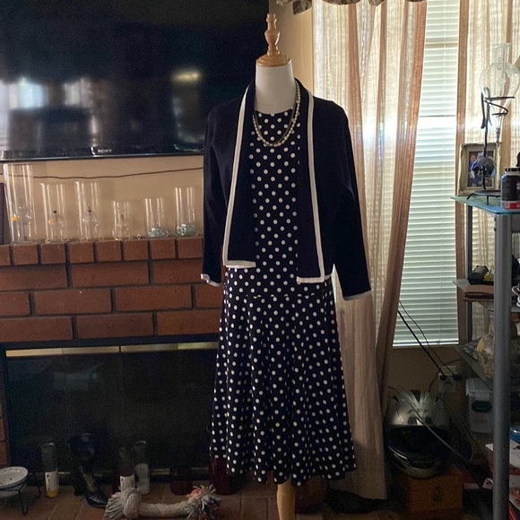 Lauren Ralph Lauren Dresses & Skirts - Vintage Lauren Ralph Lauren Large below knee 2 piece dress